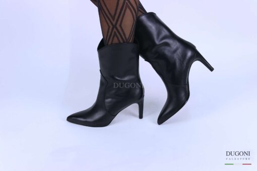 Stivale 3/4 a tubo sfilato in pelle nera </br> D1338 Scarpe donna