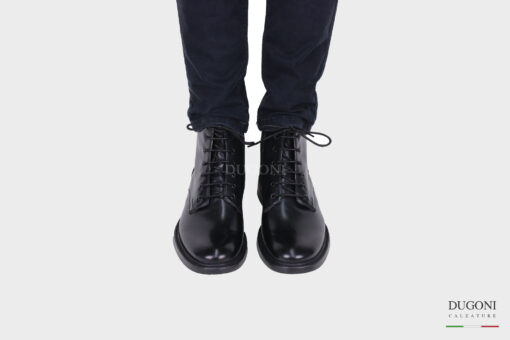 Anfibio in pelle nero liscio – BRECOS <br>U325 Calzature uomo