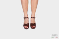 Sandalo in pelle marrone chiaro a taglio vivo </br> D1393 Outlet