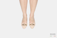 Décolleté pelle beige con accessorio</br> D1426 Outlet