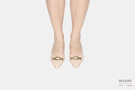 Décolleté pelle beige con accessorio</br> D1426 Outlet