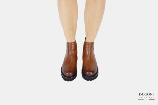 Stivaletto in pelle marrone chiaro con elastici </br> D1450 Scarpe donna