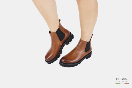 Stivaletto in pelle marrone chiaro con elastici </br> D1450 Scarpe donna