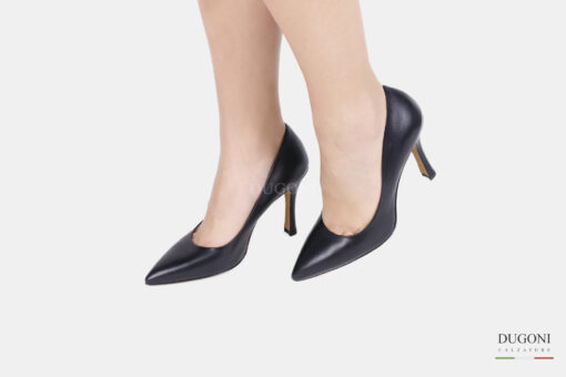 Décolleté a coda in pelle nera<br/>  D1500 Décolleté