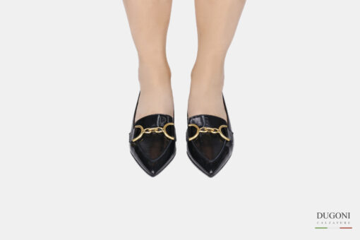 Mocassino in vernice nera con accessorio dorato </br> D1553 Mocassini