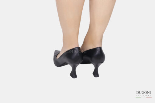 Décolleté sfilata in pelle nera <br/> D1562 Décolleté