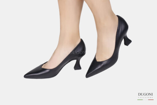 Décolleté sfilata in pelle nera <br/> D1562 Décolleté