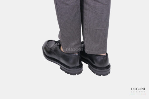 Stringata in pelle nera_Brecos    <br> U370 Calzature uomo