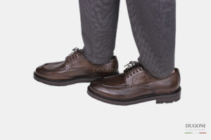 Stringata in pelle marrone_Brecos    <br> U369 Calzature uomo