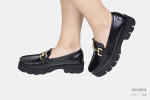 Mocassino in pelle abrasivata nera con accessorio </br> D1590 Mocassini