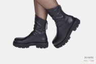 Stivaletto  in pelle stretch con carrarmato   </br> D1695 Scarpe donna