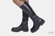Stivale in pelle nero con carrarmato </br> D1602 Scarpe donna