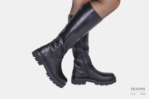 Stivale in pelle nero con carrarmato </br> D1602 Scarpe donna
