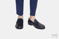 Mocassino in pelle nera_suola gomma   <br> U375 Calzature uomo