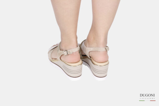 Sandalo su zeppa alta a fascette incrociate </br> D1685 Scarpe donna