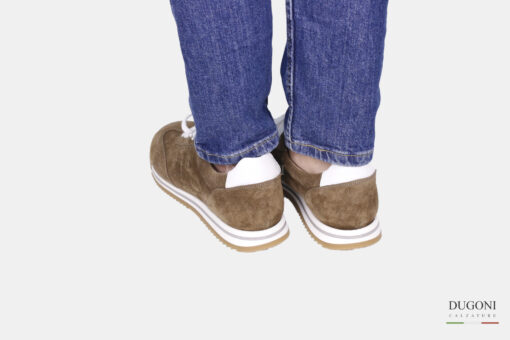 Sneakers in camoscio tabacco – BRECOS </br> U387 Calzature uomo