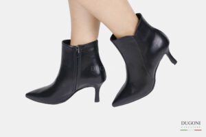 Tronchetto in pelle nera con cerniera laterale </br> D1702 Scarpe donna