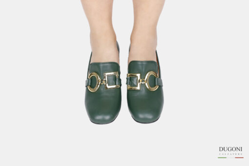 Mocassino liscio in pelle verde con accessorio </br> D1729 Mocassini