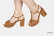 Sandalo plateau  in pelle marrone cuoio con cinturino a T  </br> D1795 Sandali