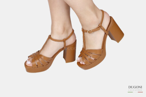 Sandalo plateau  in pelle marrone cuoio con cinturino a T  </br> D1795 Sandali