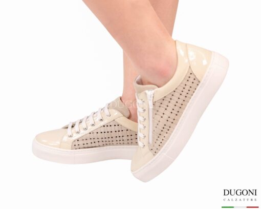 Sneakers zip in pelle e camoscio taupe traforata   </br> D1879 Scarpe donna