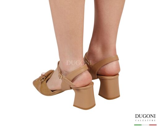 Sandalo in pelle nude con accessorio </br> D1927 Sandali