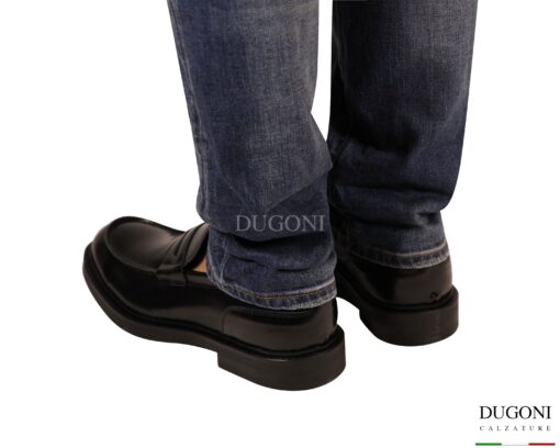 Mocassino bombato  in pelle nera abrasivata <br/> DUGONI <br/> U465 Calzature uomo