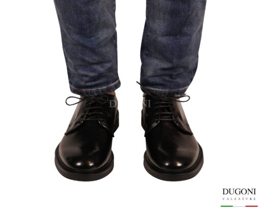 Derby bombata in pelle nera abrasivata <br/>DUGONI <br/>U464 Calzature uomo