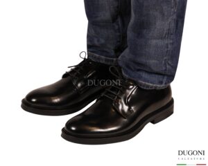 Derby bombata in pelle nera abrasivata <br/>DUGONI <br/>U464 Calzature uomo Derby bombata in pelle nera abrasivata <br/>DUGONI <br/>U464 Calzature uomo