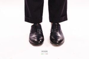 Oxford calibrata  in pelle nera </br> <span>-lavorazione a sacchetto- </span></br> U482 Calzature uomo