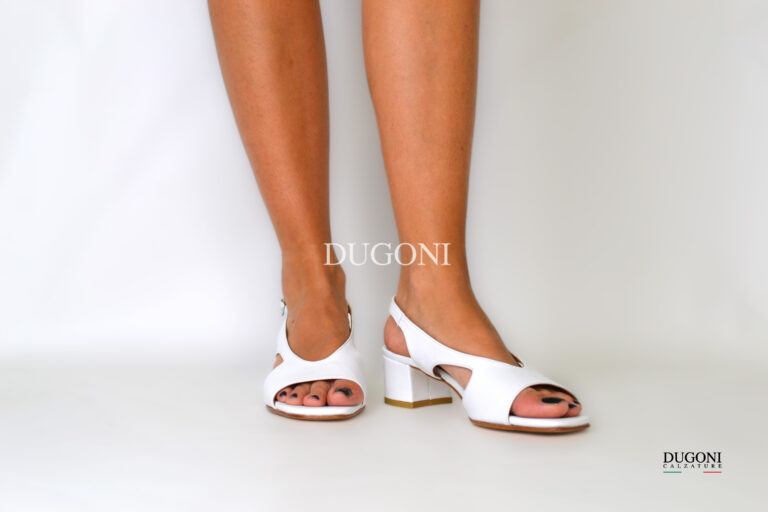 Sandalo in pelle bianco tacco largo  </br> Dugoni  </br> D2025 Outlet