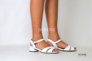 Sandalo basso in pelle bianca  </br>Dugoni </br> D2033 Sandali bassi_ciabattine