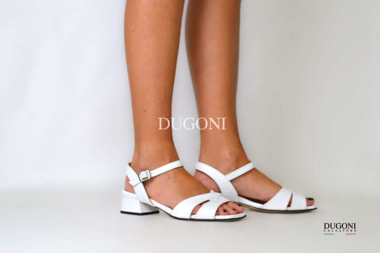 Sandalo basso in pelle bianca  </br>Dugoni </br> D2033 Sandali bassi_ciabattine